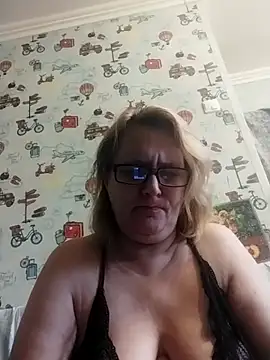 Forest-Lady online show from October 29, 2025, 7:18 am