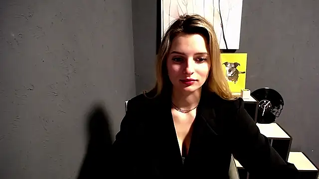 lady olivia  online show from February 14, 2026, 5:02 pm