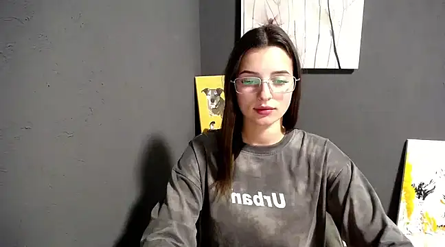 lady olivia  online show from February 17, 2025, 4:50 pm