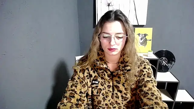 lady olivia  online show from October 29, 2025, 5:12 pm