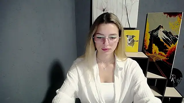 lady olivia  online show from July 9, 2026, 12:48 pm