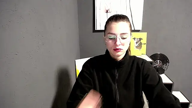 lady olivia  online show from November 27, 2025, 4:18 pm