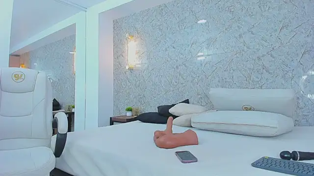 ximena case online show from September 22, 2025, 12:11 pm