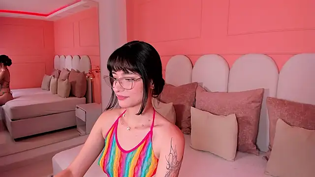 emilly williams  online show from January 21, 2025, 5:20 pm