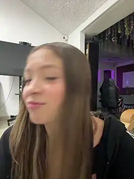 Victoria Adams14 online show from December 19, 2025, 3:10 am