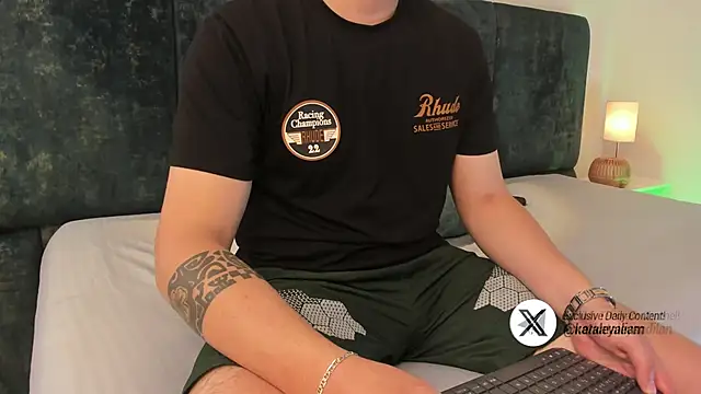 Snapshot of kataleyandliam chatting on March 18, 2025, 7:22 pm kataleyandliam online show from March 18, 2025, 7:22 pm