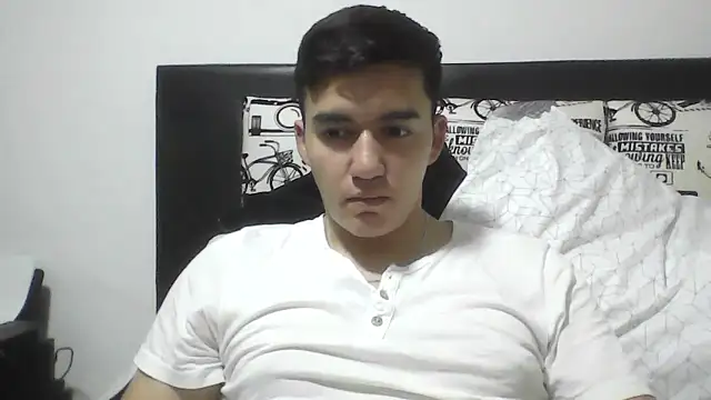 Estebitan vm online show from February 15, 2026, 5:41 am