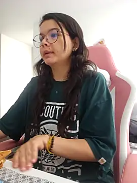 azumiichan online show from September 15, 2025, 9:37 pm