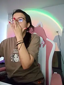 azumiichan online show from October 19, 2025, 11:18 pm