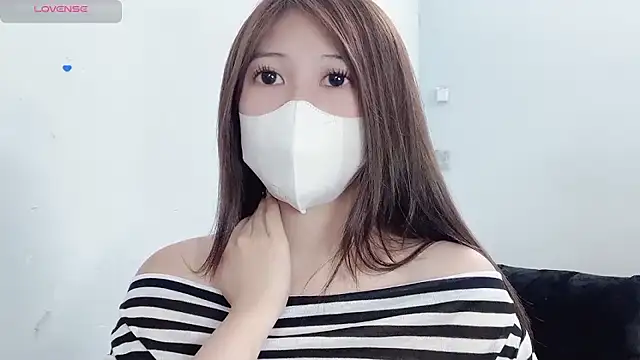 tanhxiu online show from April 23, 2026, 11:38 am