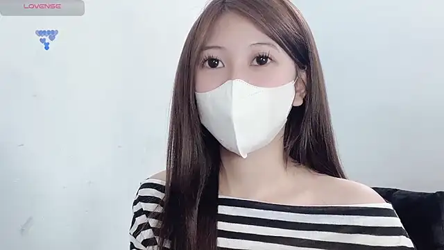 tanhxiu online show from April 23, 2026, 12:29 pm