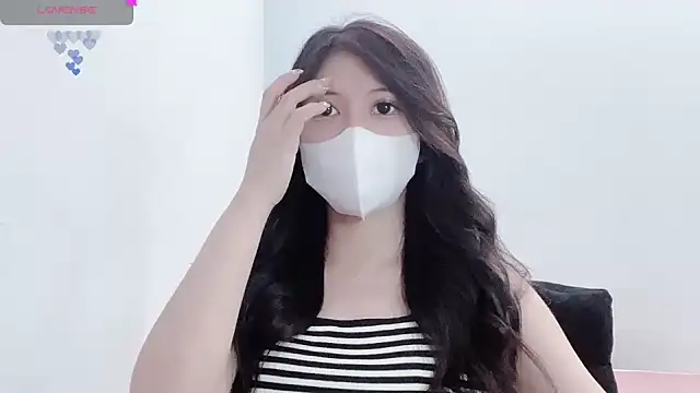 tanhxiu online show from October 8, 2025, 1:01 pm