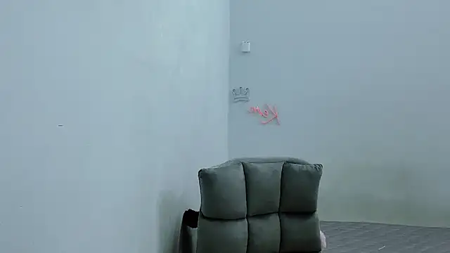 tanhxiu online show from January 19, 2025, 1:44 pm