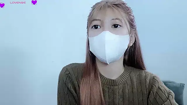 tanhxiu online show from February 17, 2025, 2:28 pm