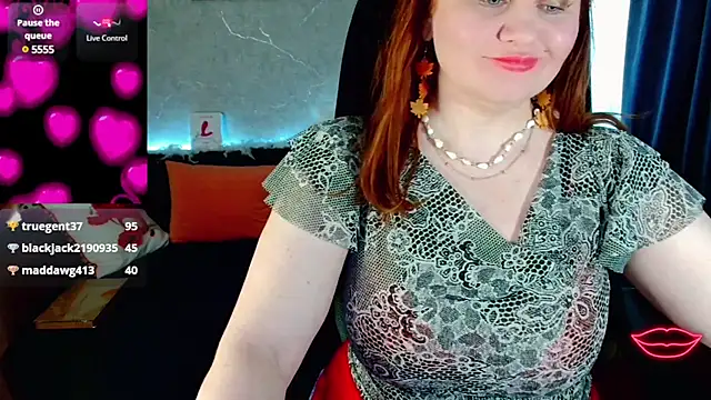 Snapshot of Nikki_March chatting on March 18, 2025, 9:23 am Nikki March online show from March 18, 2025, 9:23 am