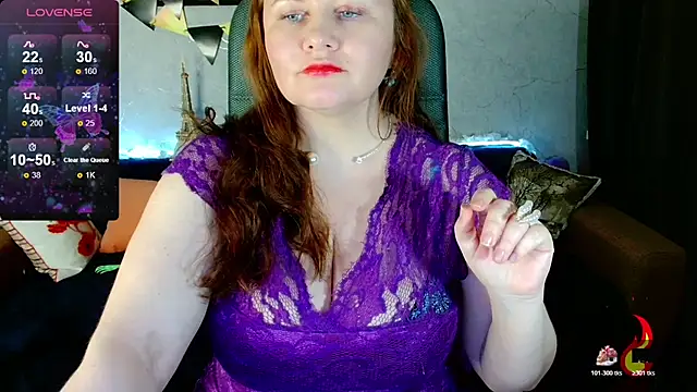 Snapshot of Nikki_March chatting on October 24, 2025, 3:33 pm Nikki March online show from October 24, 2025, 3:33 pm