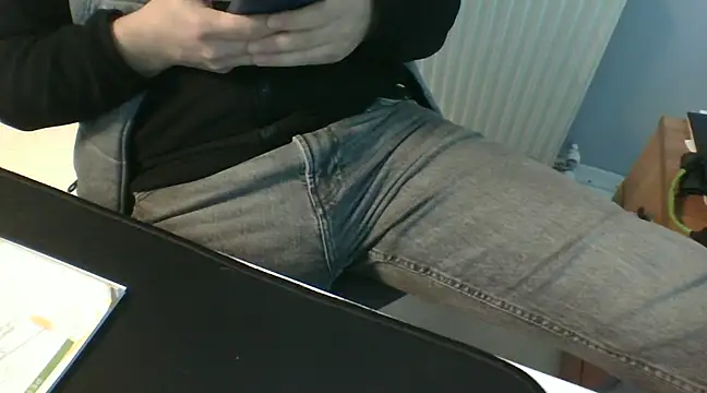 Koraymoray15 online show from February 12, 2025, 2:43 pm