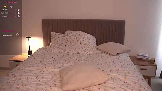 arielbell  online show from October 23, 2025, 8:24 am