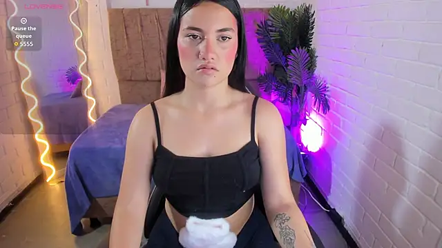 Snapshot of Chiara_tay chatting on October 10, 2025, 7:36 pm Chiara tay online show from October 10, 2025, 7:36 pm