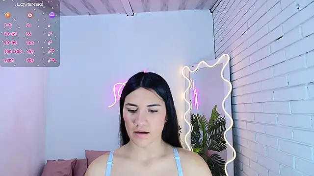 Snapshot of Chiara_tay chatting on March 14, 2025, 3:59 am Chiara tay online show from March 14, 2025, 3:59 am