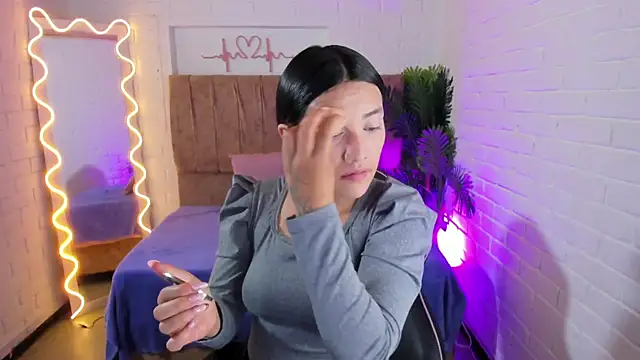 Snapshot of Chiara_tay chatting on October 16, 2025, 7:22 pm Chiara tay online show from October 16, 2025, 7:22 pm