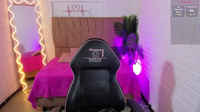 Snapshot of Chiara_tay chatting on October 21, 2025, 7:24 pm Chiara tay online show from October 21, 2025, 7:24 pm