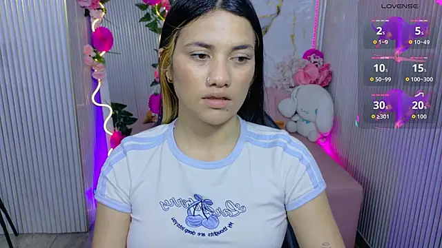 Snapshot of Chiara_tay chatting on June 1, 2026, 7:24 pm Chiara tay online show from June 1, 2026, 7:24 pm