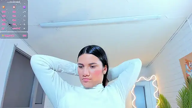 Snapshot of Chiara_tay chatting on March 15, 2025, 11:39 pm Chiara tay online show from March 15, 2025, 11:39 pm