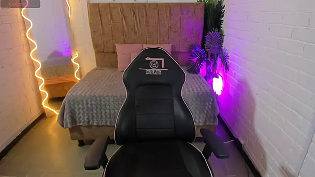 Snapshot of Chiara_tay chatting on September 13, 2025, 7:14 pm Chiara tay online show from September 13, 2025, 7:14 pm