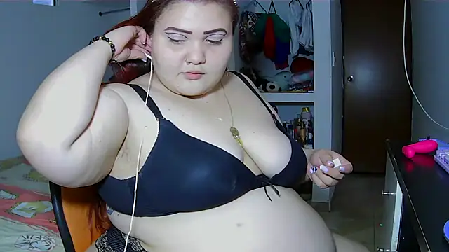 Snapshot of Jones_alexia chatting on June 1, 2026, 11:04 pm Jones alexia online show from June 1, 2026, 11:04 pm