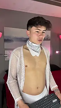 Snapshot of noah_and_rose chatting on October 4, 2025, 7:37 pm noah and rose online show from October 4, 2025, 7:37 pm