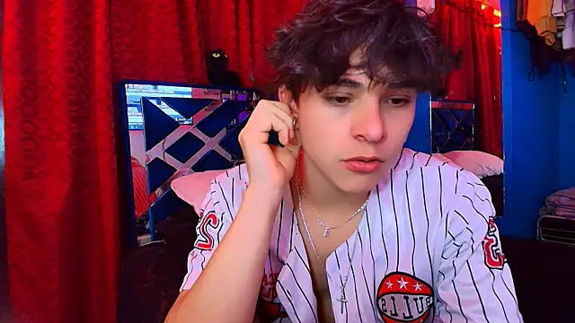 Snapshot of Luke_Howland chatting on June 26, 2026, 2:06 am Luke Howland online show from June 26, 2026, 2:06 am