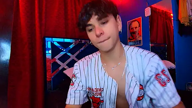 Luke Howland online show from June 2, 2026, 11:49 pm