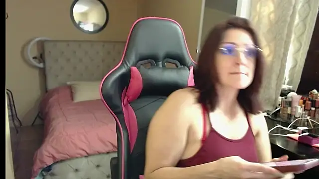 Carol Scottt online show from November 21, 2025, 9:14 pm