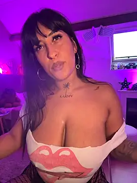 CarolaDrago online show from October 2, 2025, 7:01 am