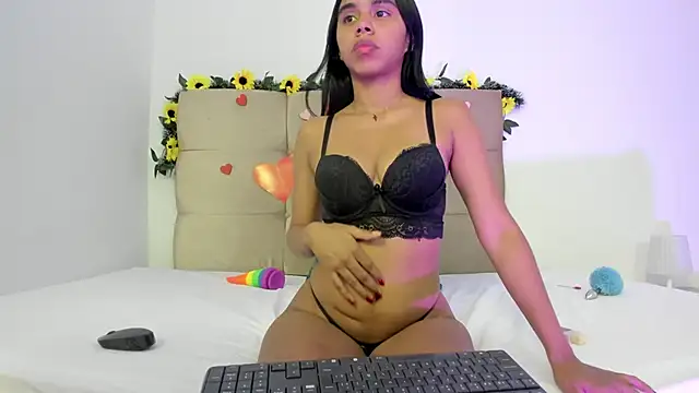 emilie paris online show from February 7, 2025, 7:38 pm