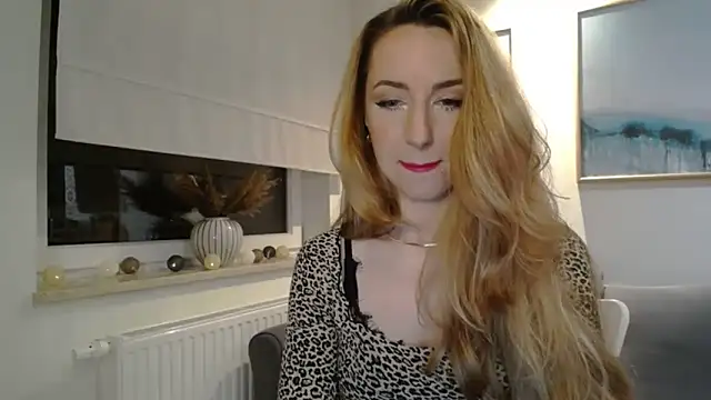 JulietteDiamond online show from March 12, 2025, 7:25 pm