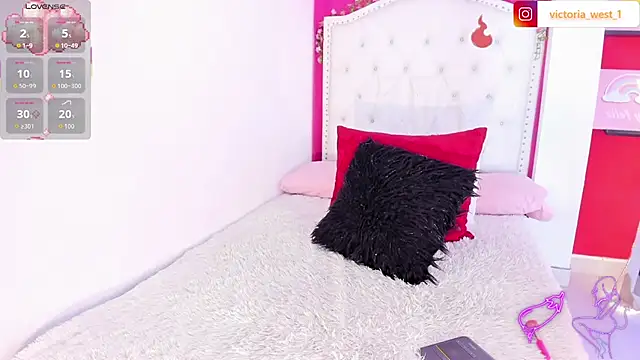 Victoria west online show from October 3, 2025, 12:50 pm