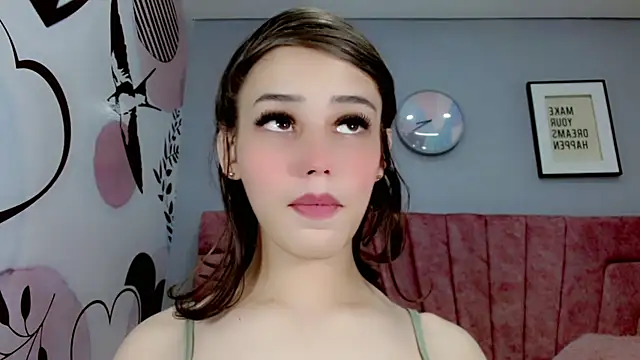 ValeriaAguilar online show from February 28, 2025, 8:39 pm