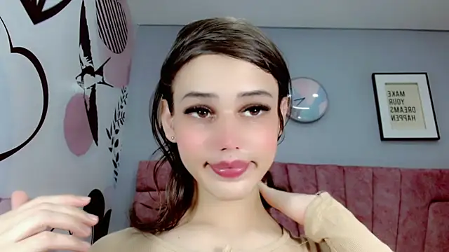 ValeriaAguilar online show from February 19, 2025, 8:41 pm