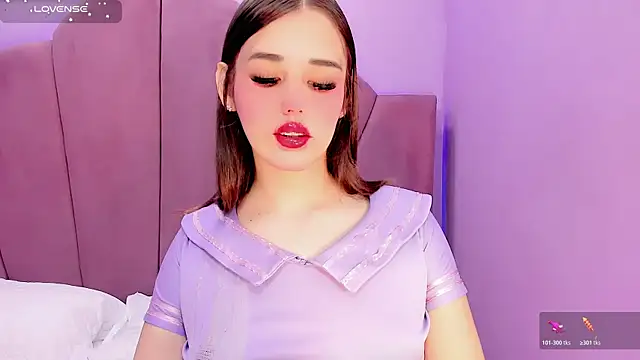 ValeriaAguilar online show from May 22, 2026, 9:13 pm