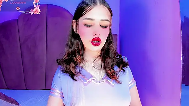 ValeriaAguilar online show from April 3, 2026, 9:54 pm