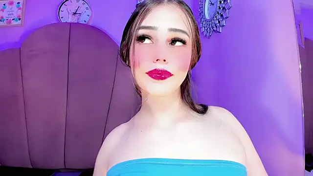 ValeriaAguilar online show from October 4, 2025, 8:54 pm