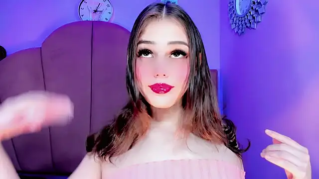 ValeriaAguilar online show from September 27, 2025, 9:21 pm