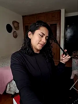 Thaliacooper  online show from March 6, 2025, 5:43 pm