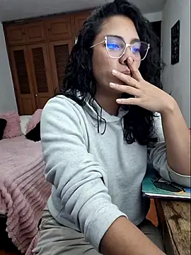 Thaliacooper  online show from September 15, 2025, 12:22 am