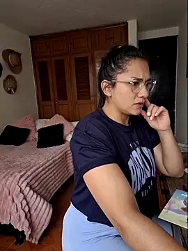 Thaliacooper  online show from October 1, 2025, 6:12 pm