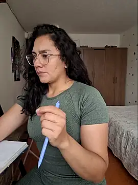 Thaliacooper  online show from October 29, 2025, 5:34 pm