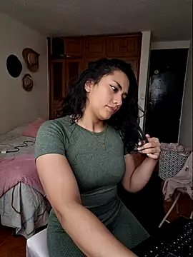 Thaliacooper  online show from March 8, 2025, 9:29 pm