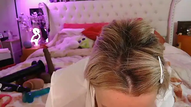 Snapshot of VegasDani chatting on September 20, 2025, 7:24 am VegasDani online show from September 20, 2025, 7:24 am